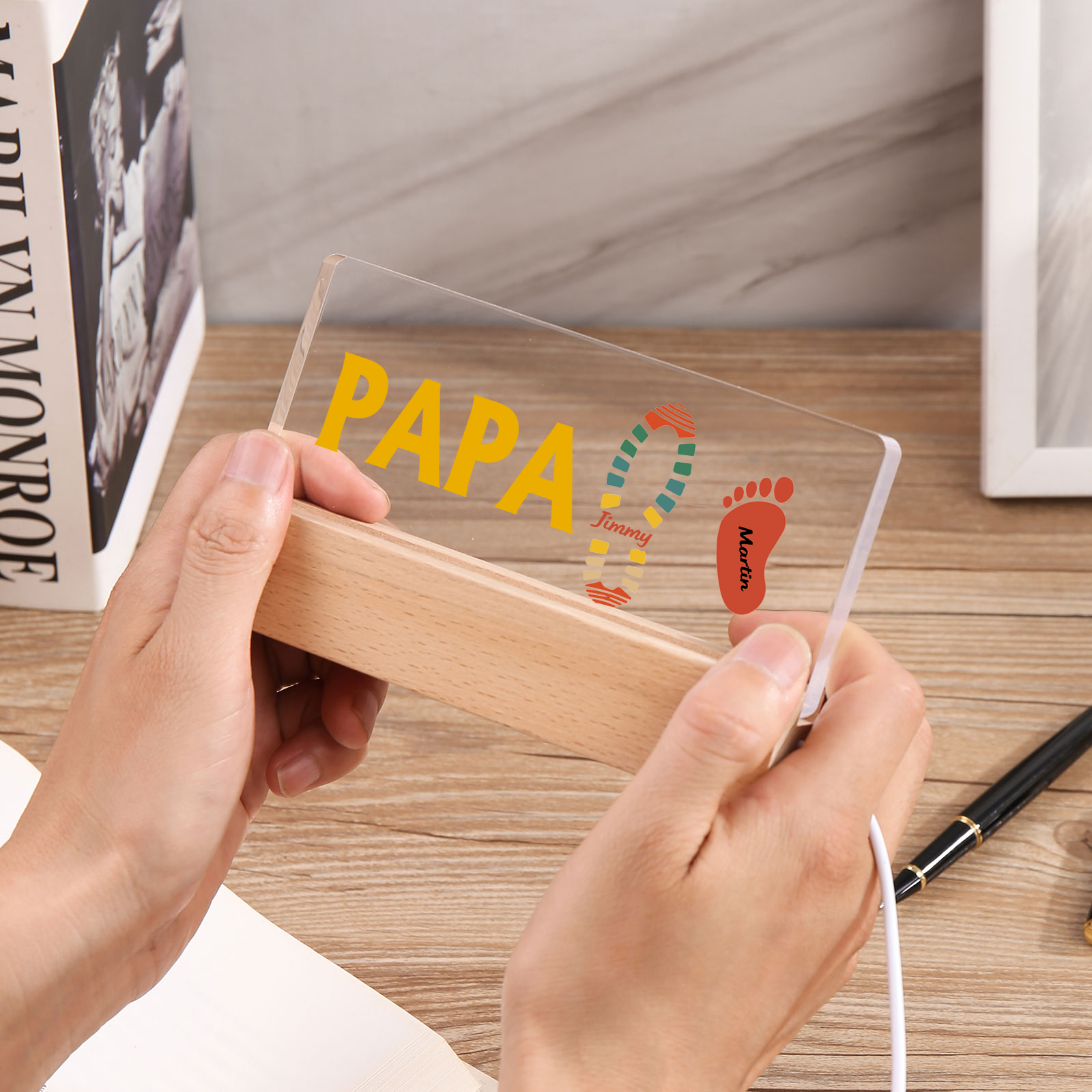 À mon Papa/Papi- Lampe de chevet LED Pieds Bébé 2 Prénoms Personnalisés avec Texte