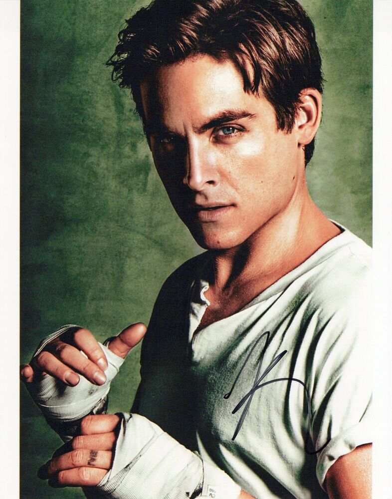 Kevin Zegers head shot autographed Photo Poster painting signed 8x10 #5