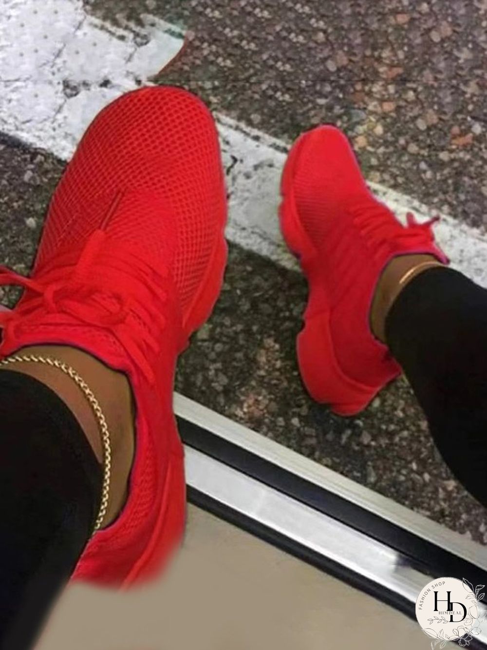 Solid Color Simple Lace-Up Outdoor Sneakers