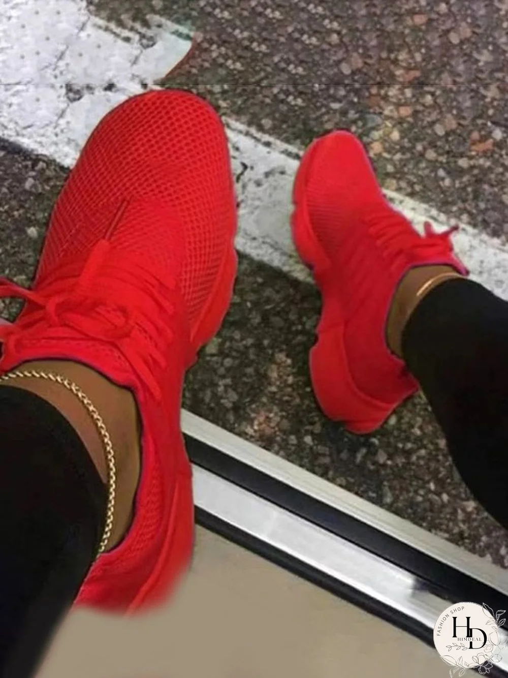 Solid Color Simple Lace-Up Outdoor Sneakers