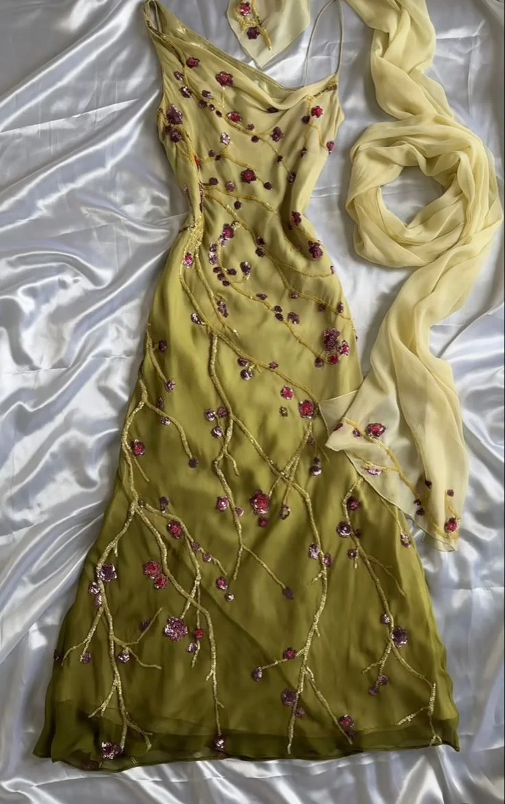Yellow Green gorgeous exquisite vintage embroidered spaetti strap long ball gown prom dress evening gown