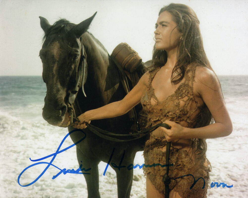 LINDA HARRISON SIGNED AUTOGRAPH 8X10 Photo Poster painting - PLANET OF THE APES BABE, NOVA, RARE