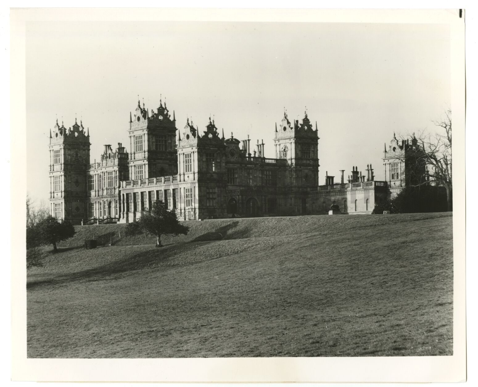 Mentmore Towers - Vintage 8x10 Publication Photo Poster paintinggraph - England