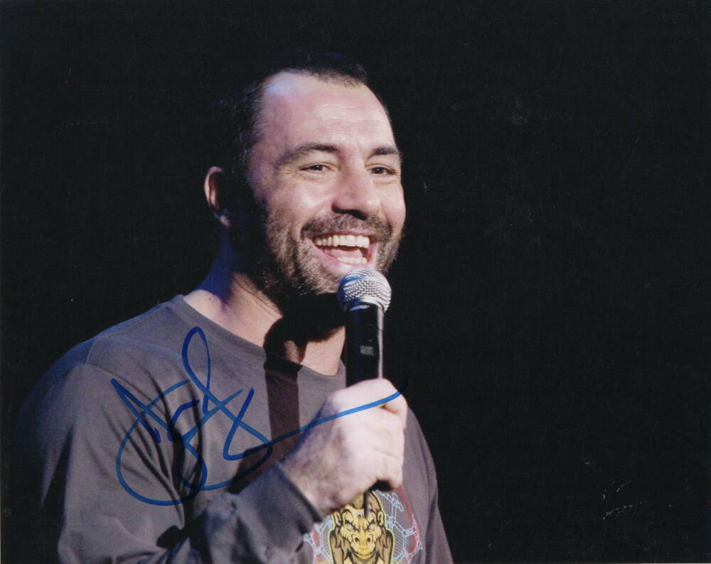 JOE ROGAN SIGNED AUTOGRAPH 8X10 Photo Poster painting - UFC, FEAR FACTOR & ROGAN EXPERIENCE HOST