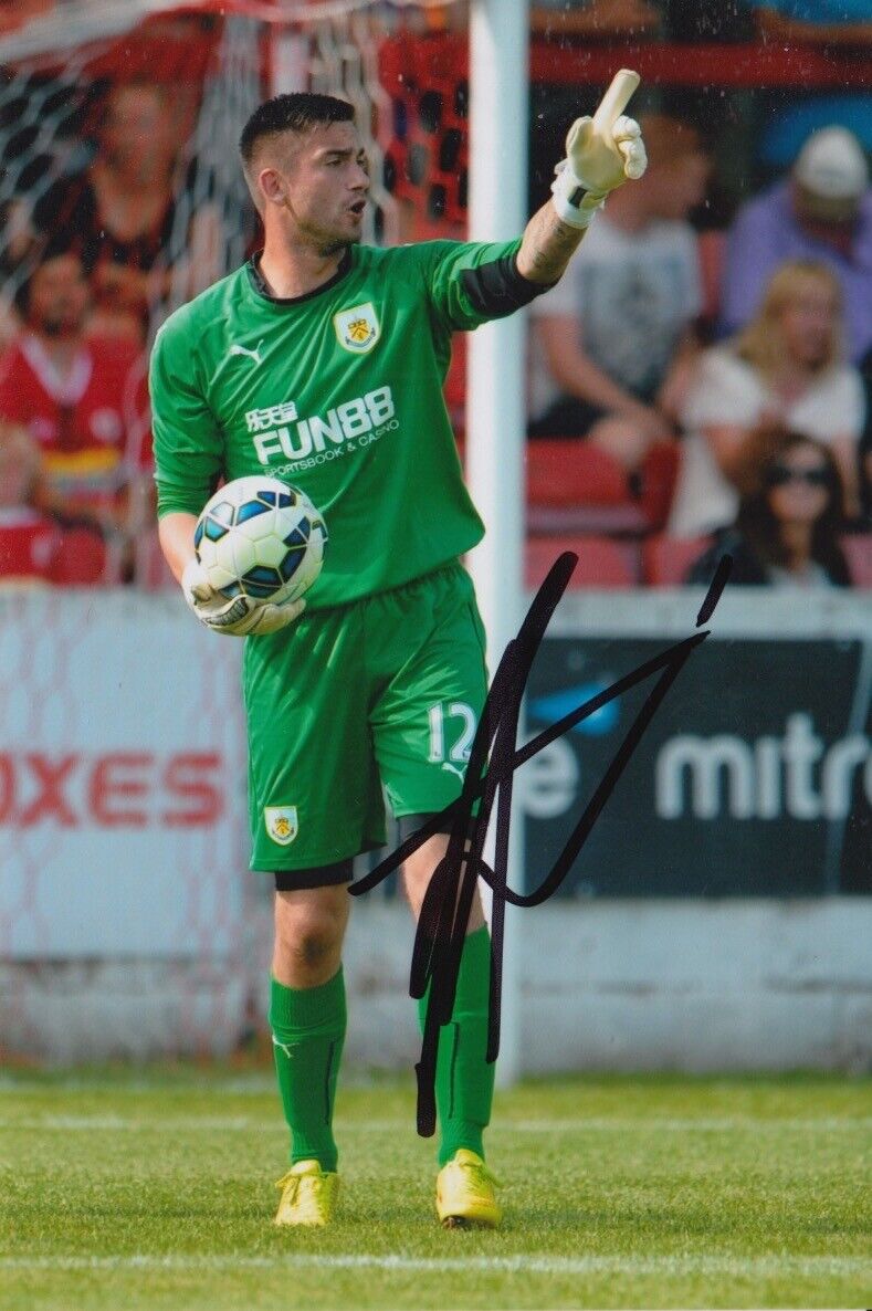 ALEX CISAK HAND SIGNED 6X4 Photo Poster painting - FOOTBALL AUTOGRAPH - BURNLEY.