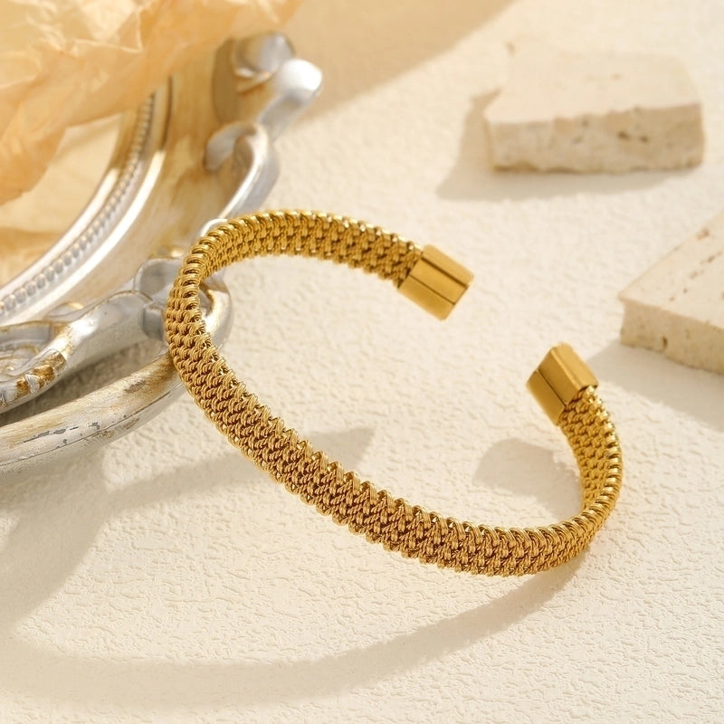 Casual Elegant Letter Titanium Steel 18K Gold Plated Bangle In Bulk