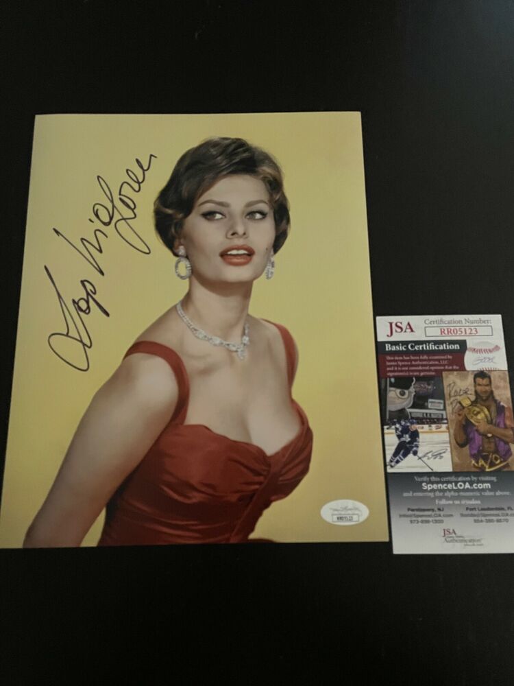 SOPHIA LOREN SIGNED 8X10 Photo Poster painting  AUTOGRAPHED HOLLYWOOD LEGEND  2