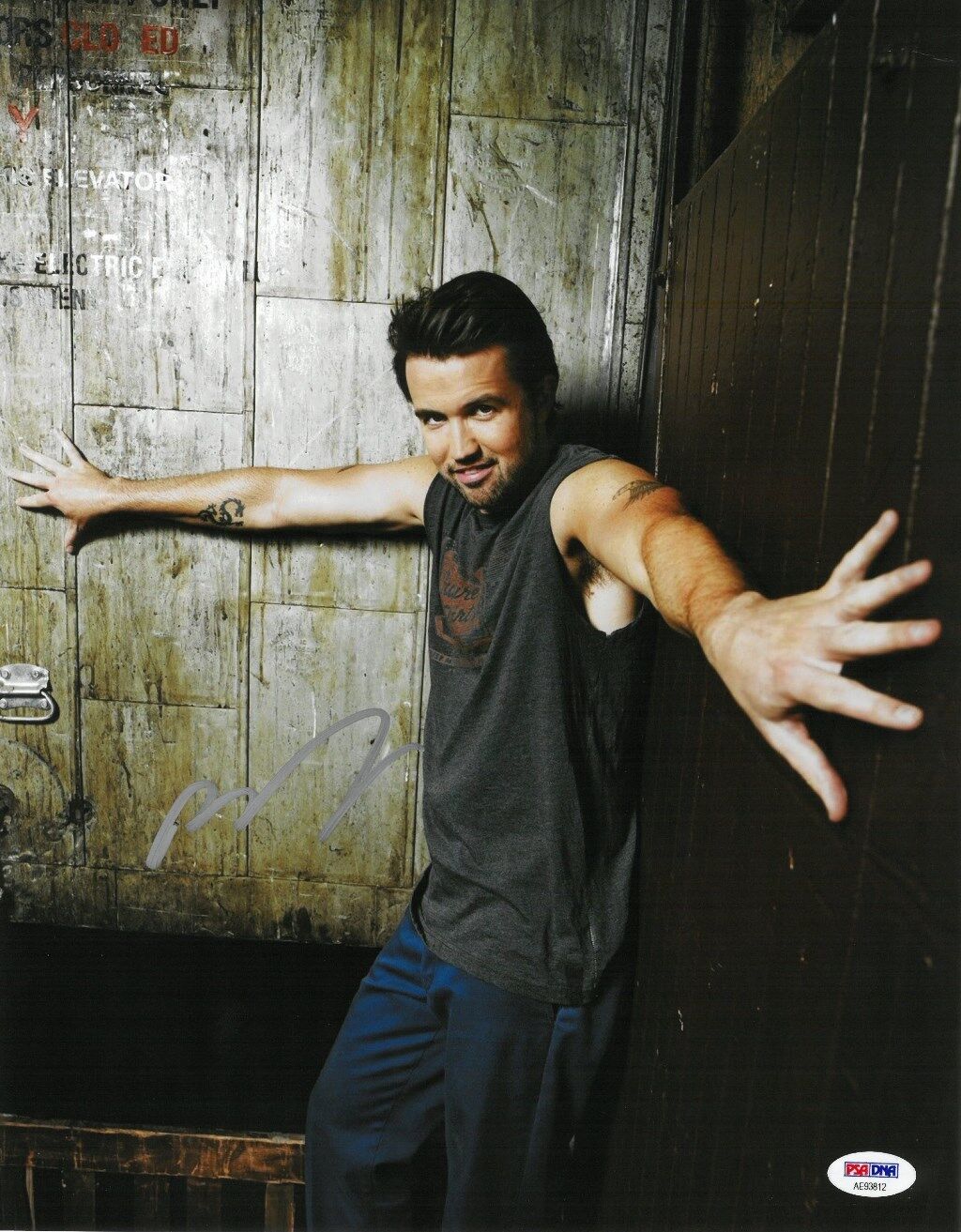 Rob McElhenney Signed Authentic Autographed 11x14 Photo Poster painting PSA/DNA #AE93812