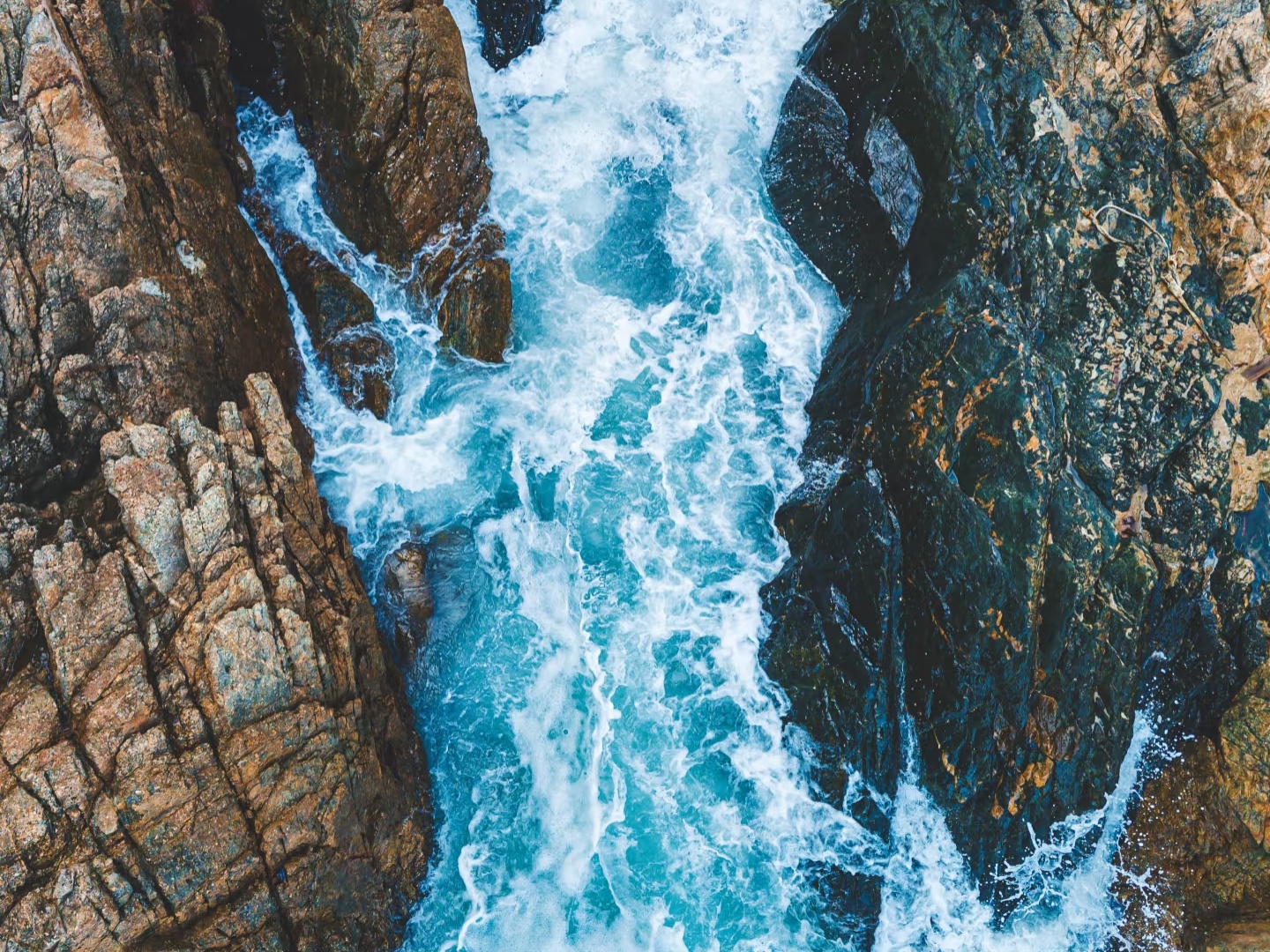 1-Day Shenzhen Private Tour: Cross-Border Culture, Beach Escape & World Wonders