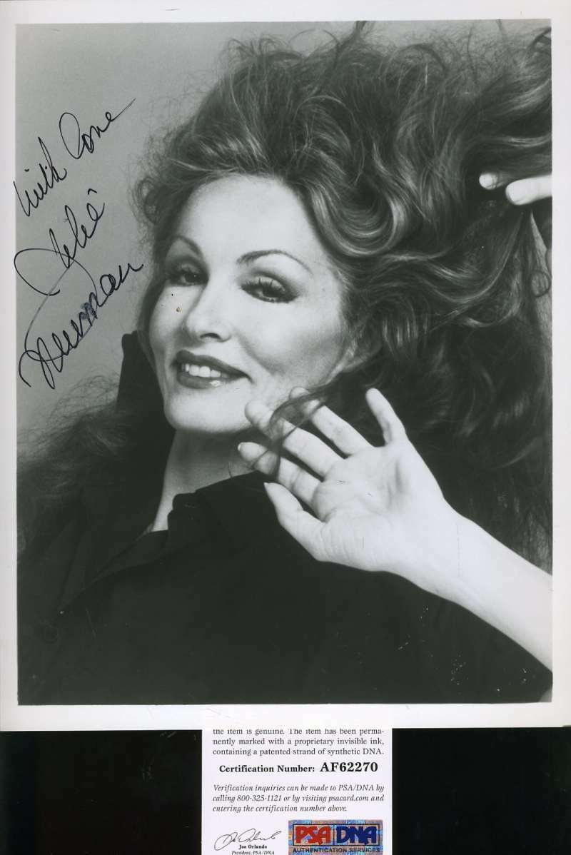 Julie Newmar Psa Dna Hand Signed 8x10 Photo Poster painting Autograph