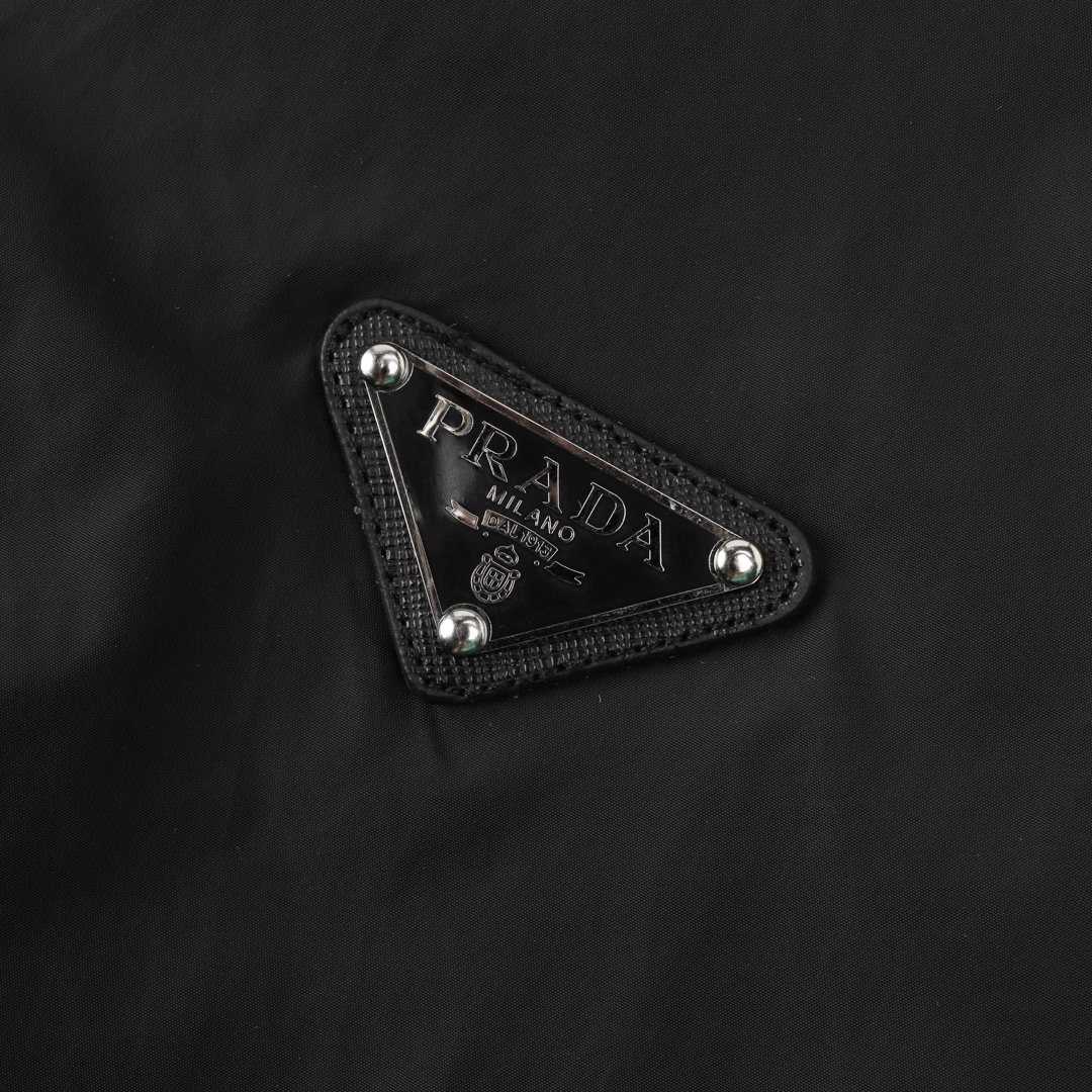 PRADA外套黑色款印花圖