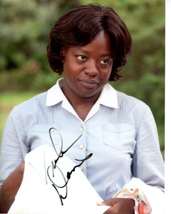 VIOLA DAVIS signed autographed THE HELP AIBILEEN CLARK Photo Poster painting