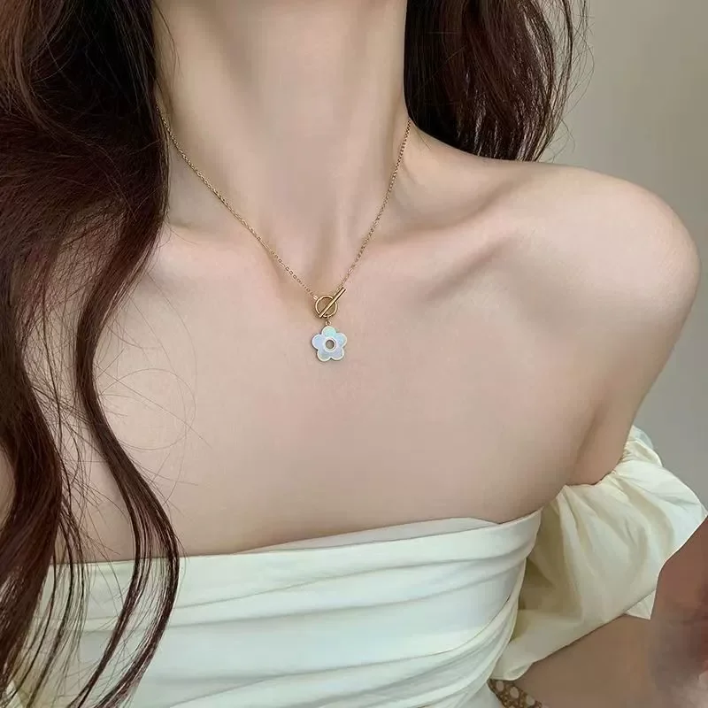 Five Petal Flower Shell Gold-Plated Necklace