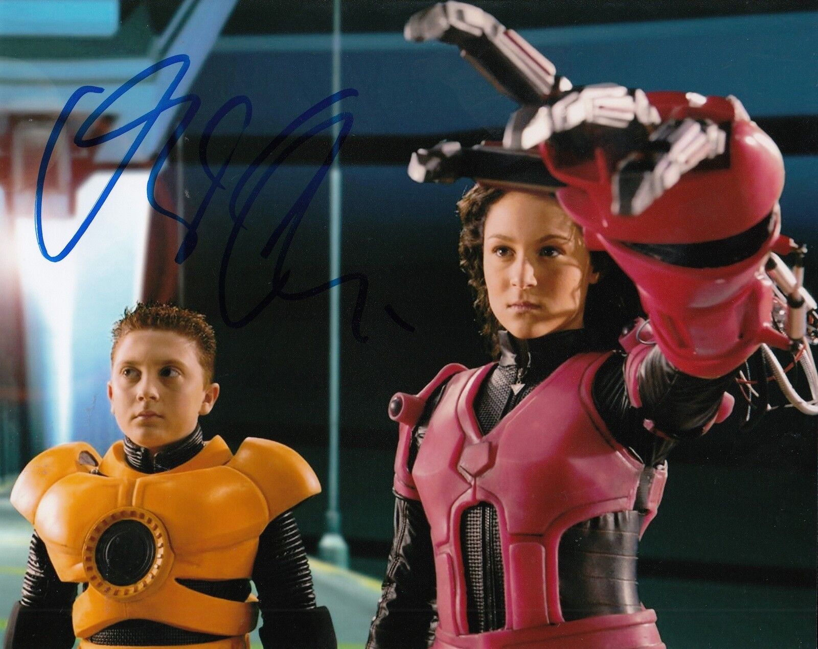 DARYL SABARA signed (SPY KIDS) Movie 8X10 Photo Poster painting *JUNI CORTEZ* W/COA #1