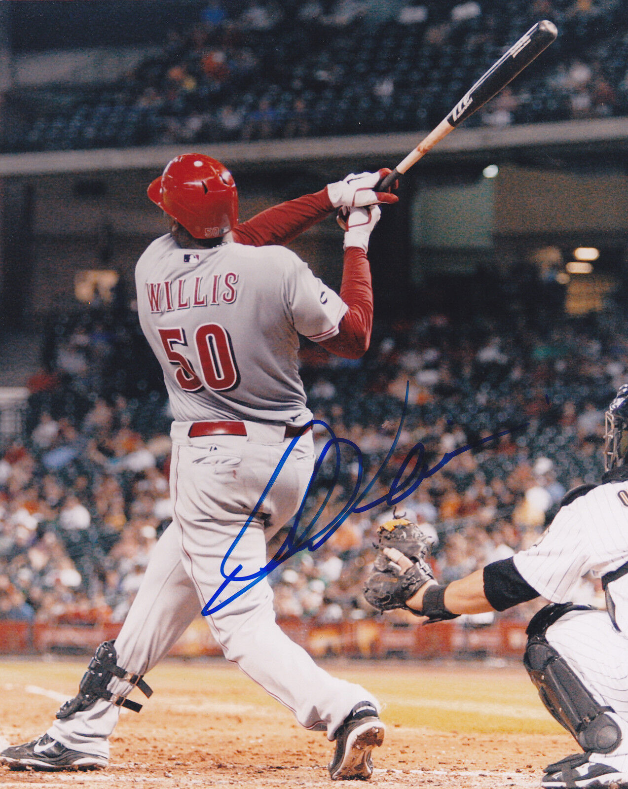 DONTRELLE WILLIS CINCINNATI REDS ACTION SIGNED 8x10