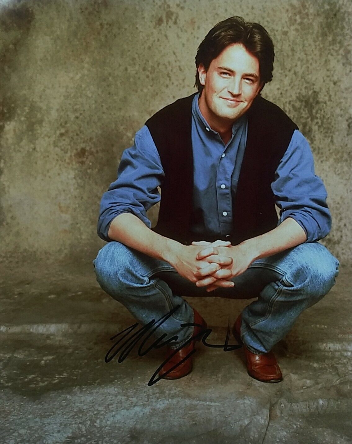 Matthew Perry signed 8 x 10