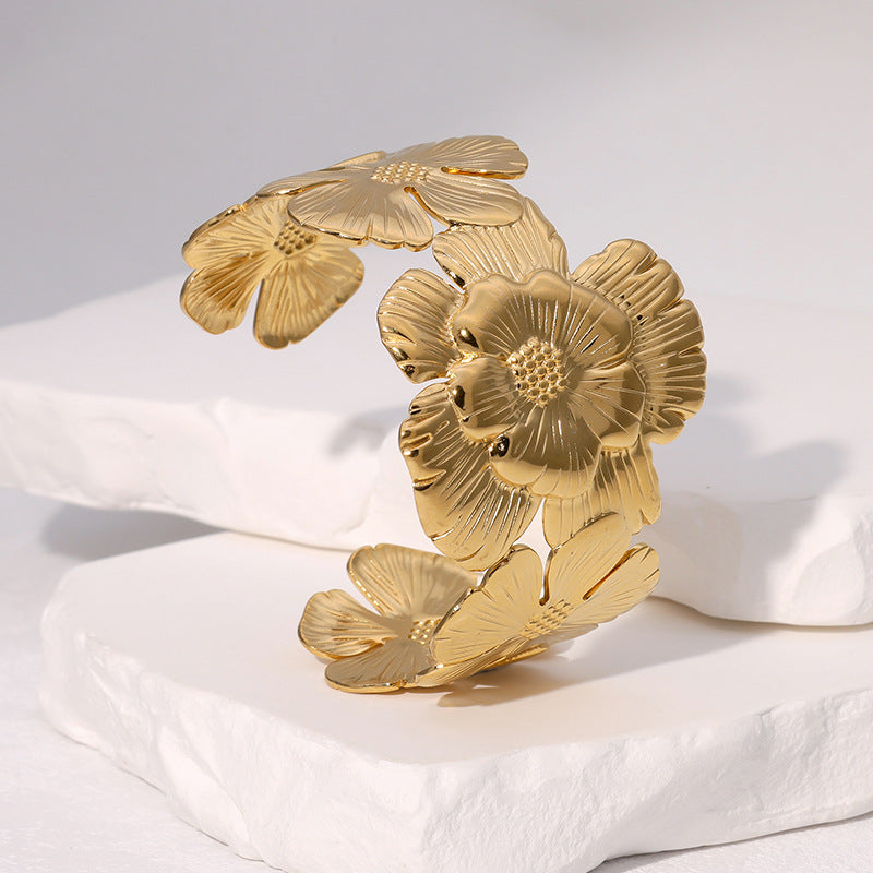 Retro Elegant Gold-Plated Open Bracelet Exaggerated Design Flower Stainless Steel Bracelet