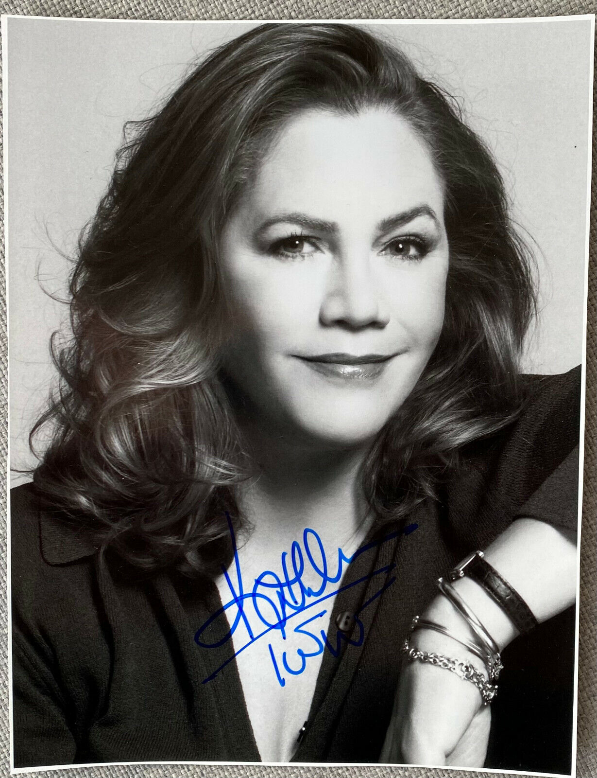 Kathleen Turner Signed In-Person 6.5x8.5 B&W Photo Poster painting - Authentic