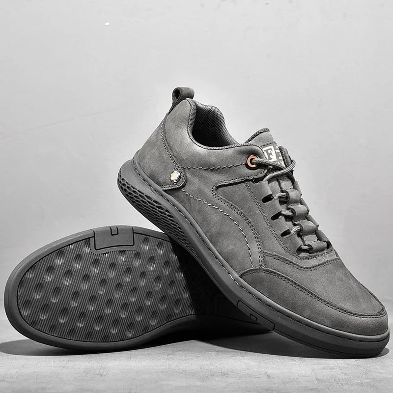 Men's genuine Leather Casual Shoess lace up Trend Comfortable Men Shoes outdoor Sneakers British Fashion Men High Top Moccasins