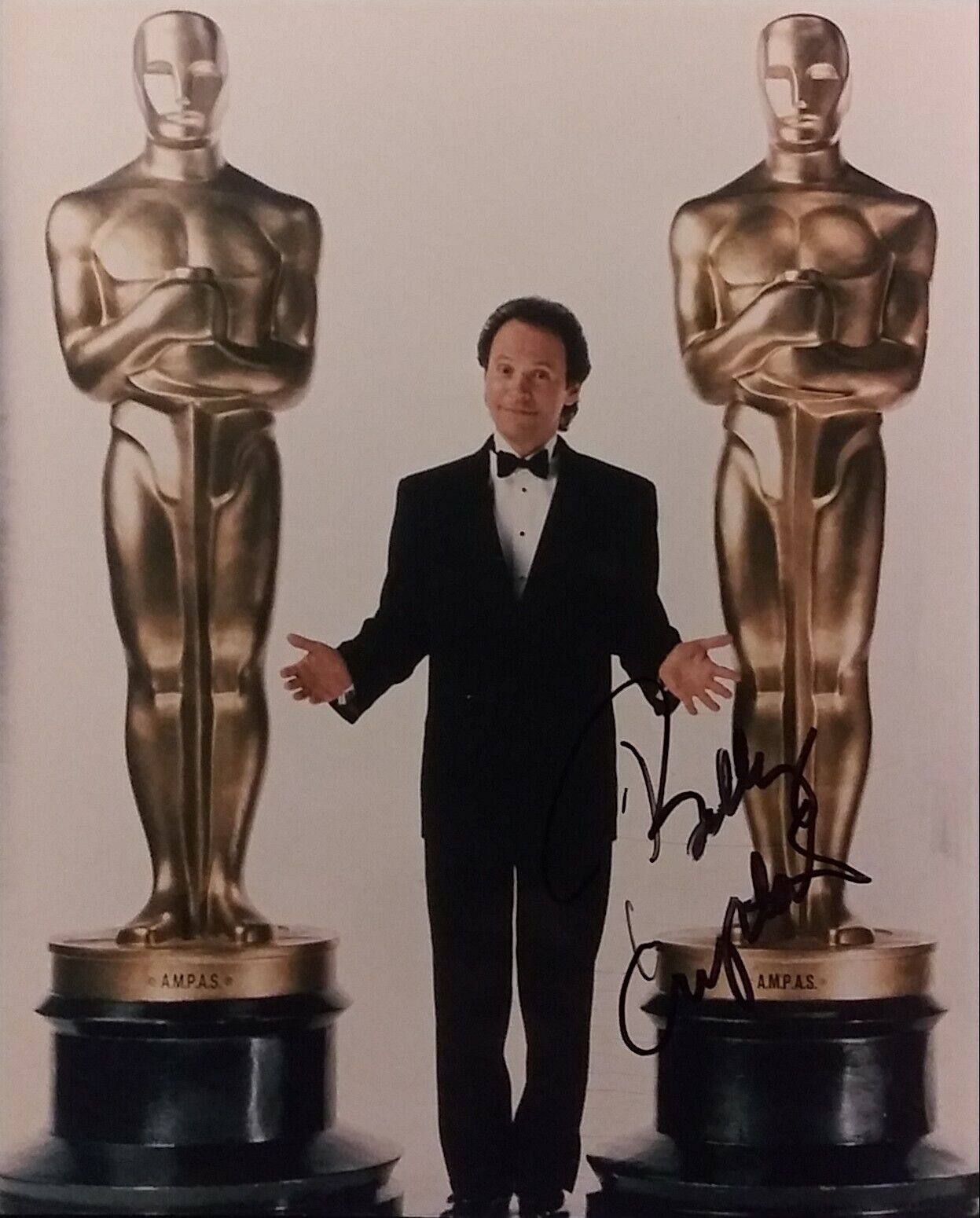 Billy Crystal signed 8 x 10