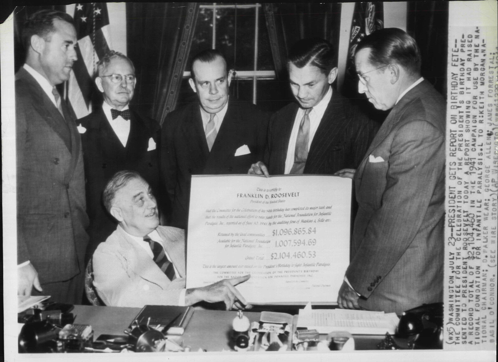 President Roosevelt Birthday Committee Oval Office White House 1941 Press Photo Poster painting