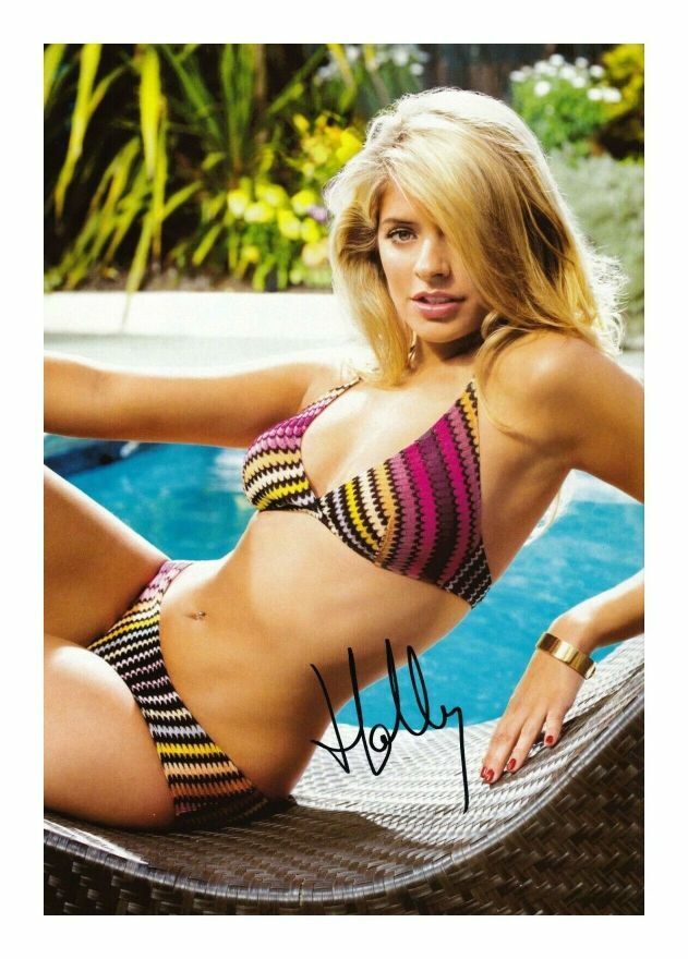 HOLLY WILLOUGHBY AUTOGRAPH SIGNED PP Photo Poster painting POSTER