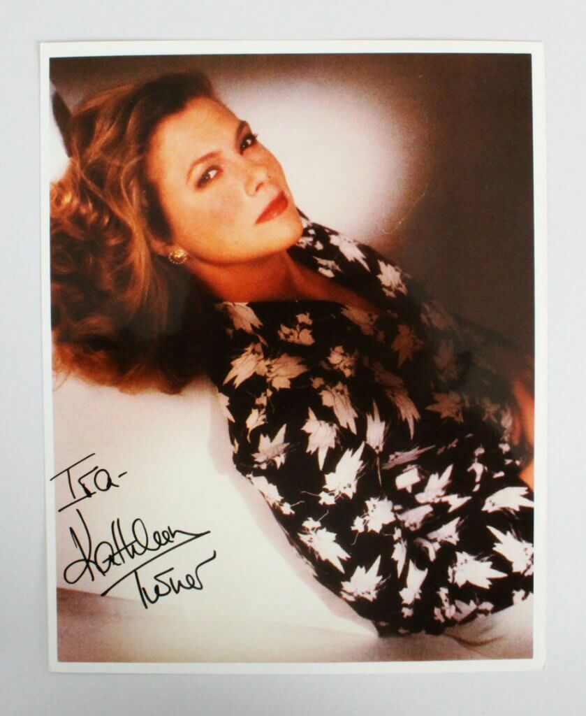 Kathleen Turner Signed Photo Poster painting 8x10 - COA JSA