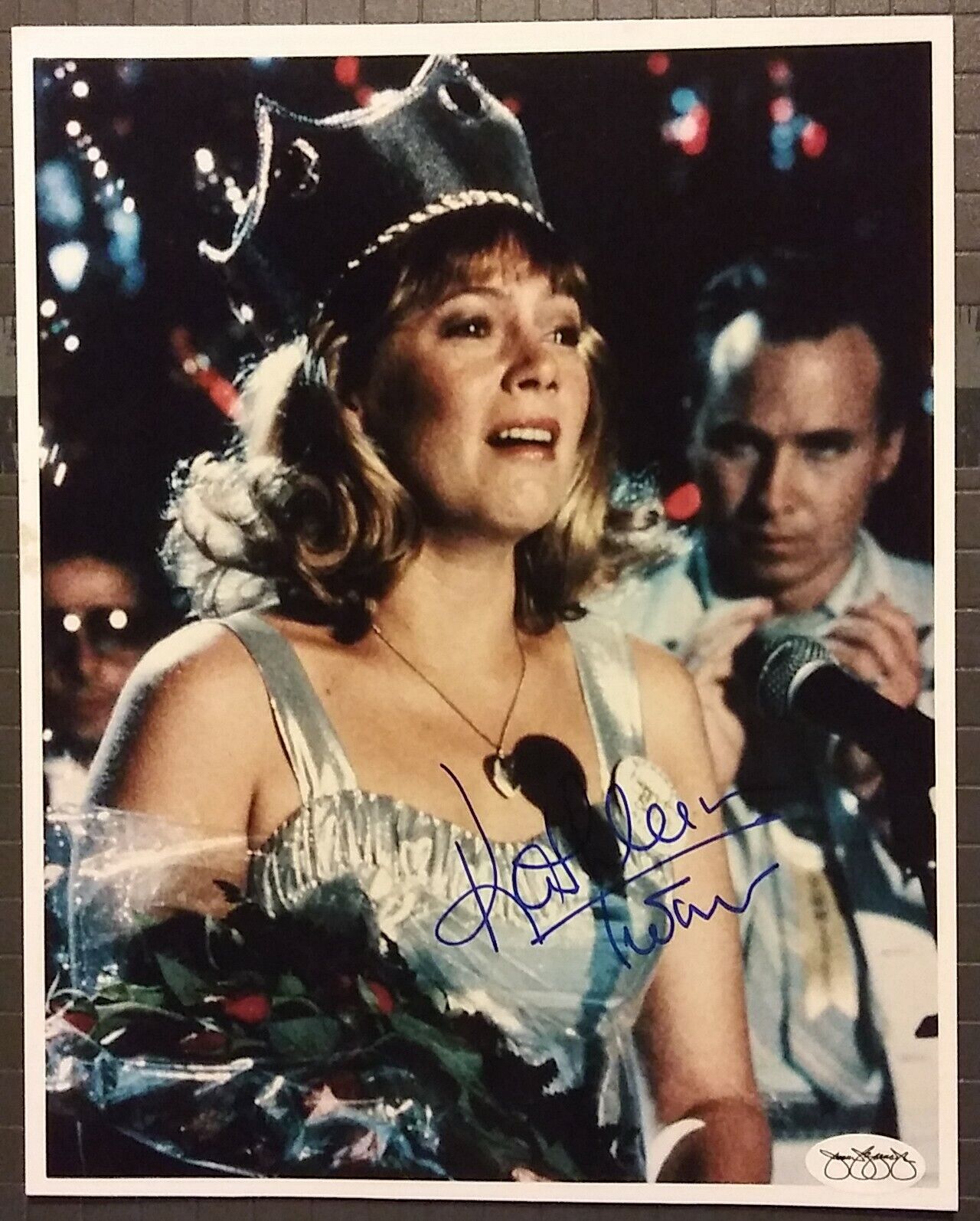 Kathleen Turner signed 8x10