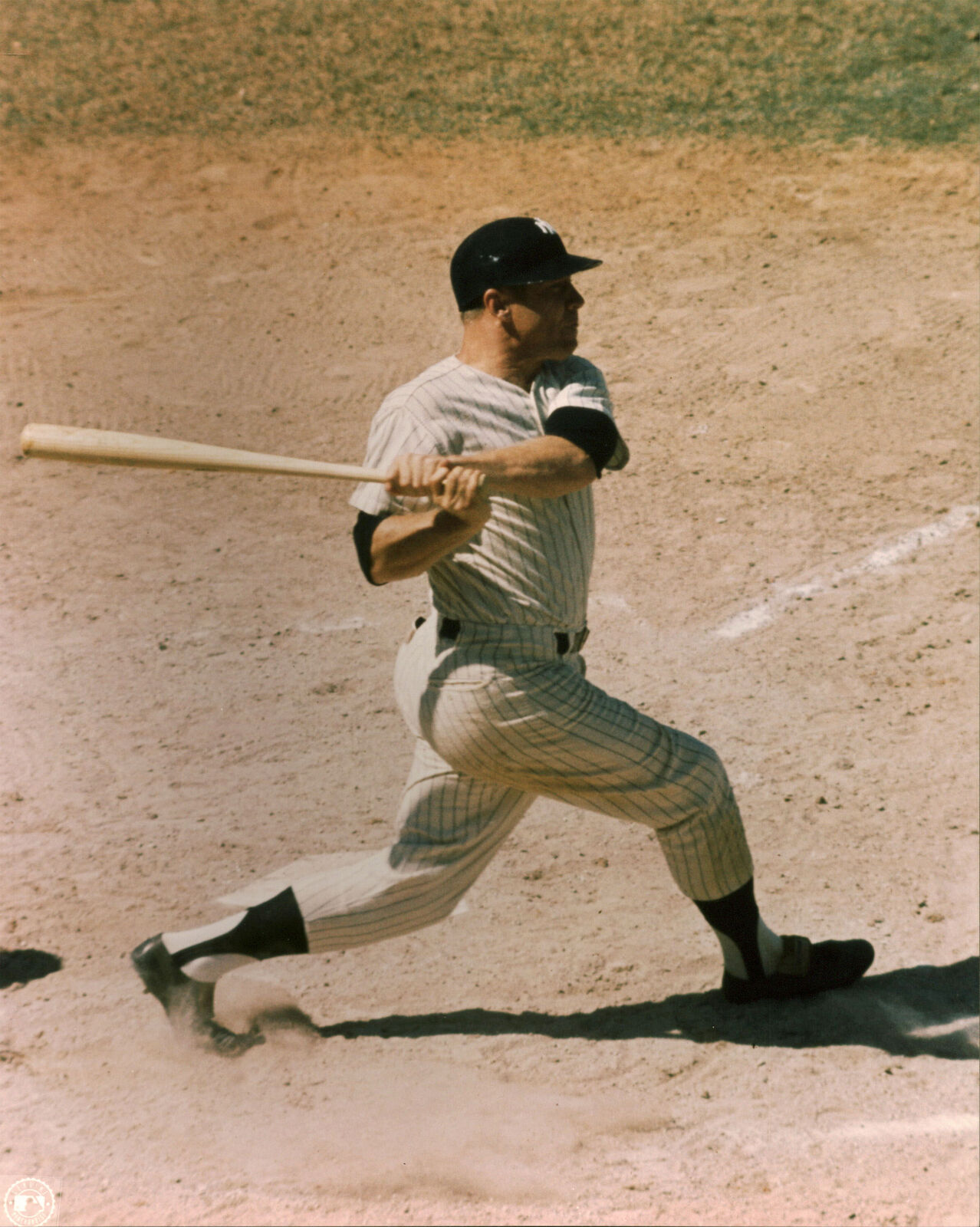 Yankees Mickey Mantle 8x10 Photo Poster paintingFile At Bat Swinging Photo Poster painting Un-signed