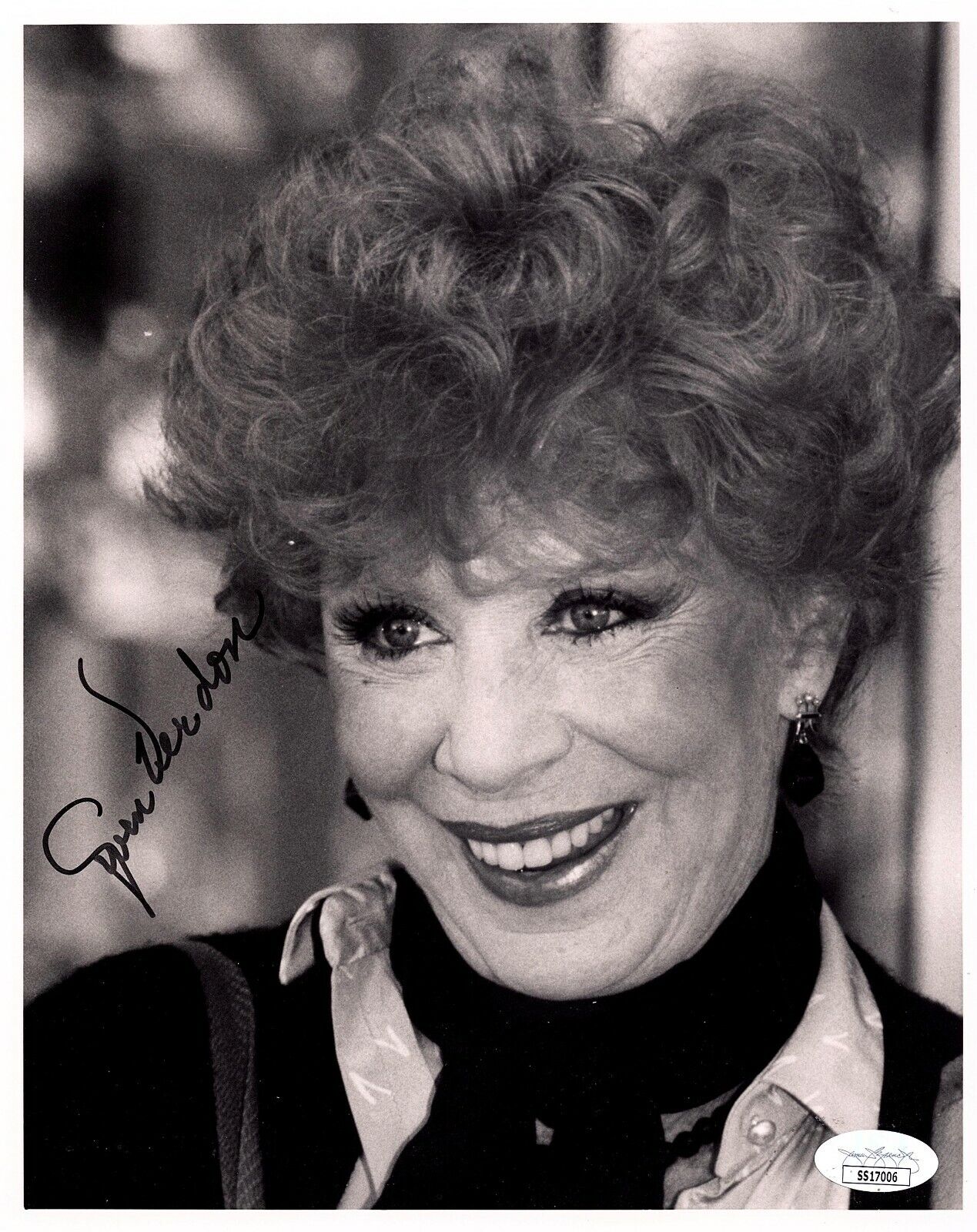 GWEN VERDON Autograph Hand SIGNED 8x10 Photo Poster painting JSA CERTIFIED AUTHENTIC SS17006