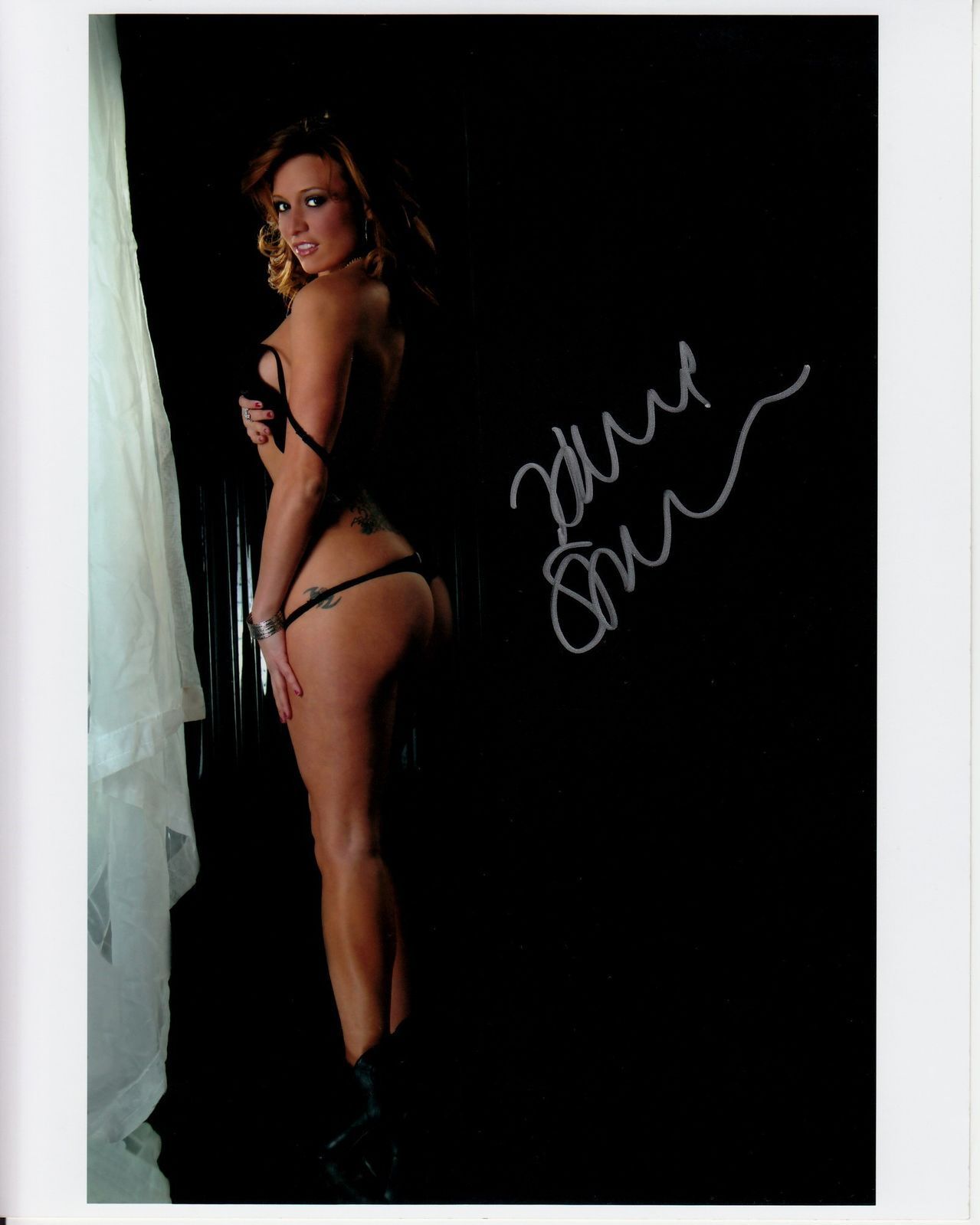 HANNAH STANDON hand-signed SEXY BRA & THONG PANTIES 8x10 uacc rd coa IN-PERSON