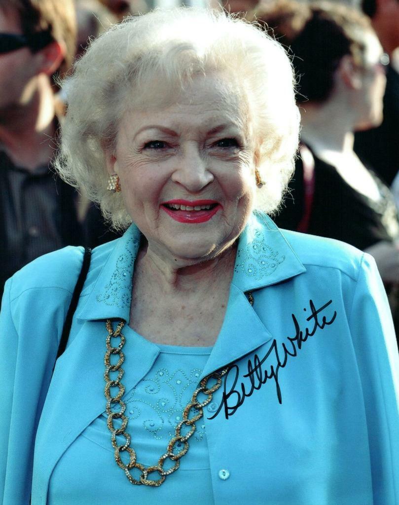 Betty White signed 8x10 Photo Poster painting picture autographed good looking plus COA