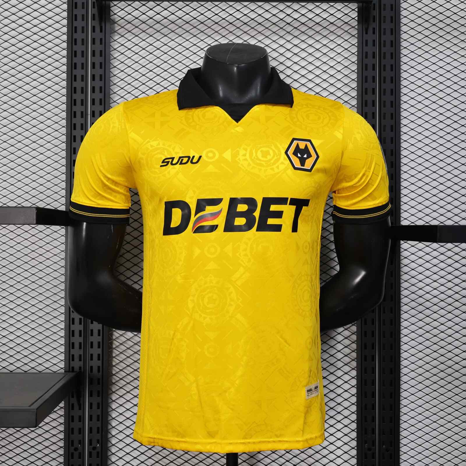 2025/2026 Player Version Wolverhampton Wanderers Home Football Shirt（The player version jersey is a bit tight, please pay attention to the size selection）