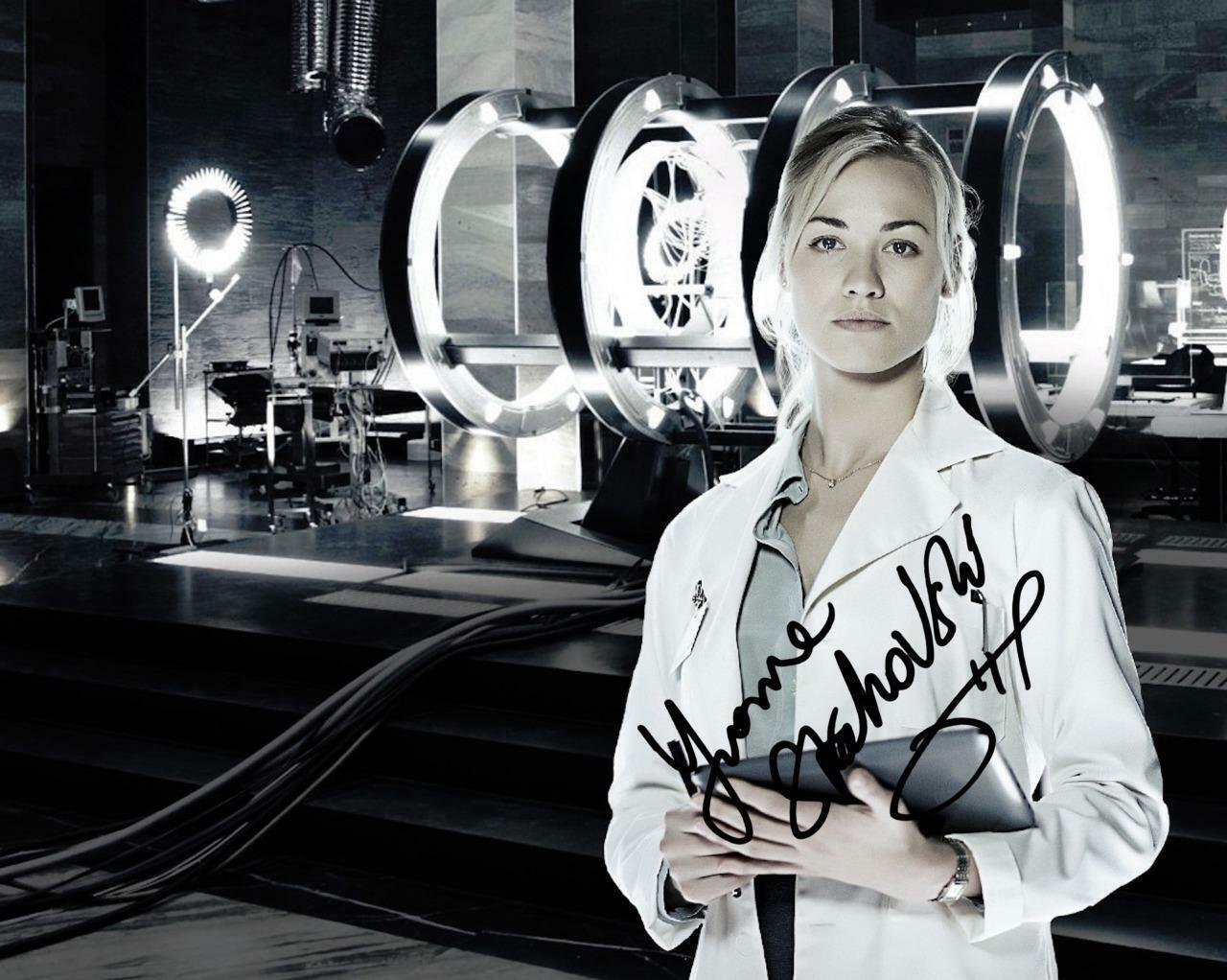 Yvonne Strahovski I Frankenstein SIGNED AUTOGARPHED 10 X 8