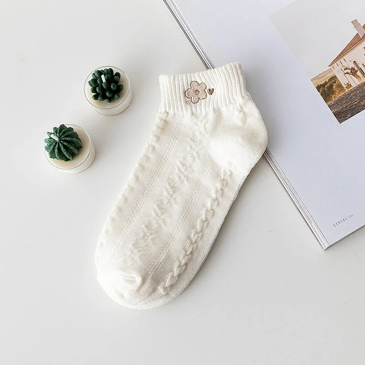 White Embroidered Flowers Socks