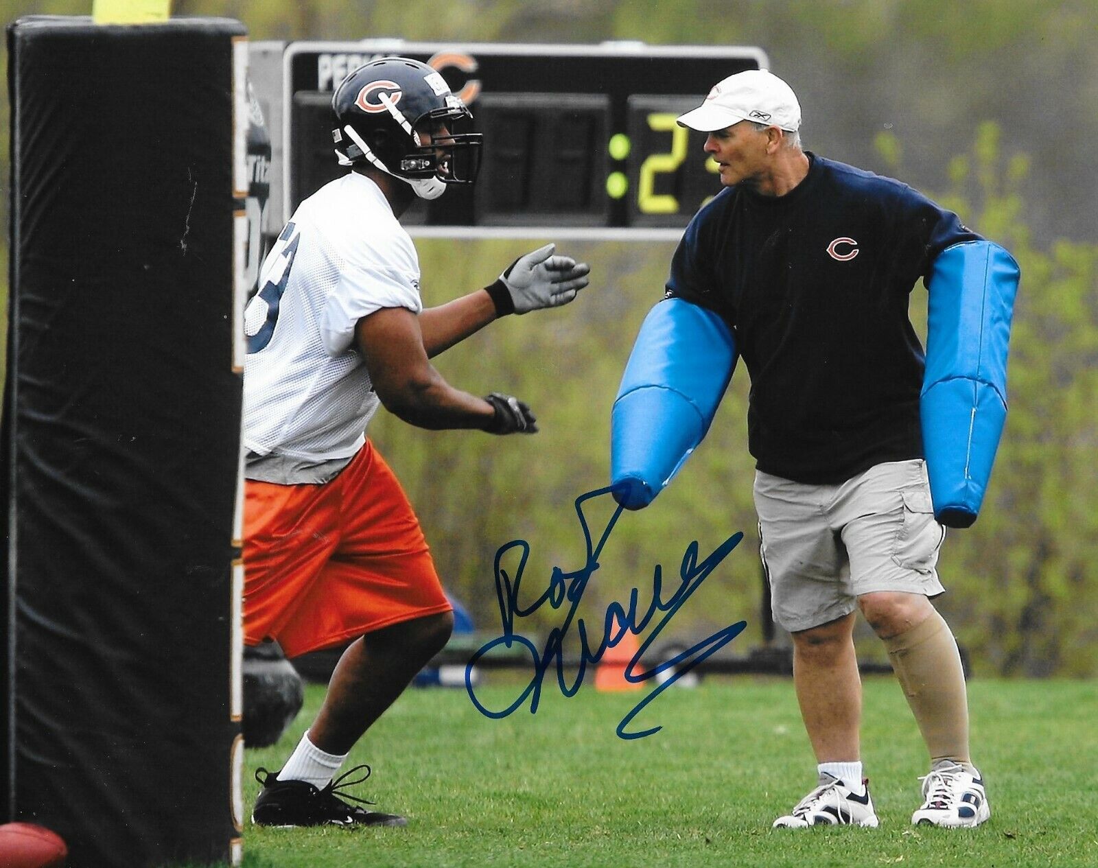 Rod Marinelli signed Chicago Bears 8x10 Photo Poster painting autographed 3