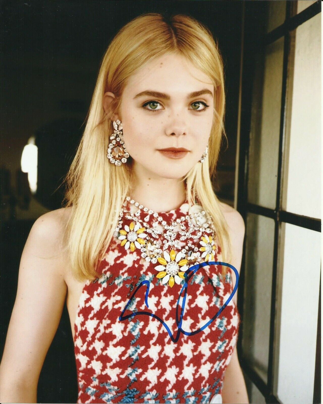 ELLE FANNING SIGNED SEXY Photo Poster painting UACC REG 242 (2)