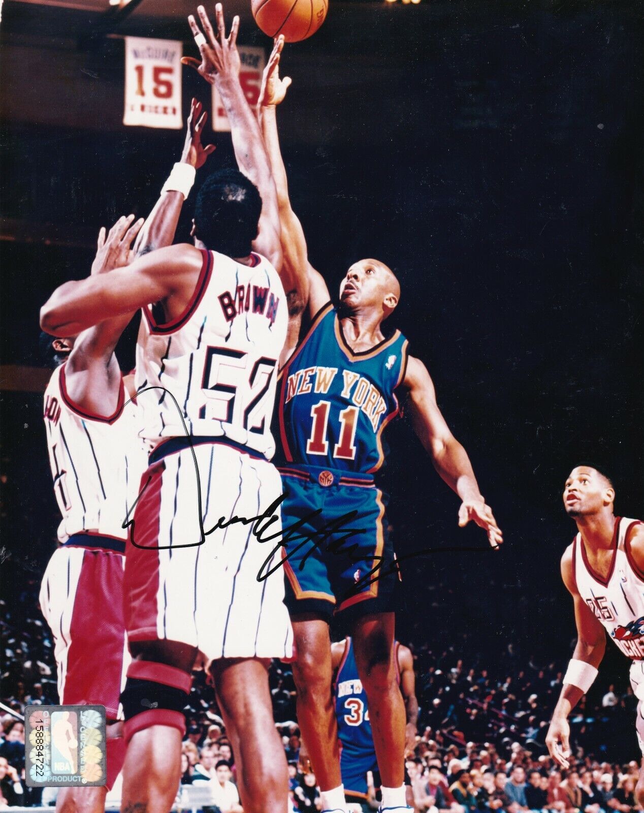 DEREK HARPER NEW YORK KNICKS ACTION SIGNED 8x10