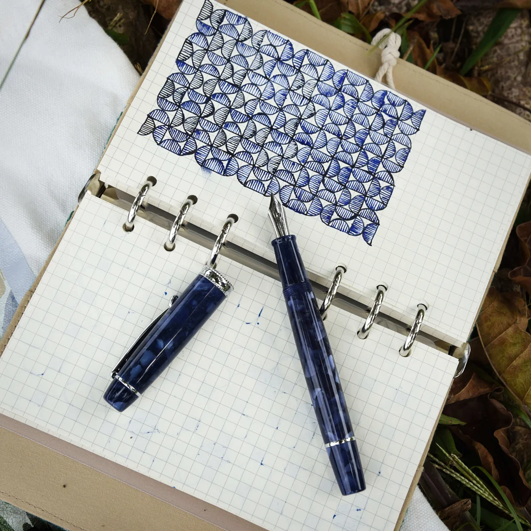 TIANZI T01 Piston-filling Fountain Pen in Mauve in Use_3