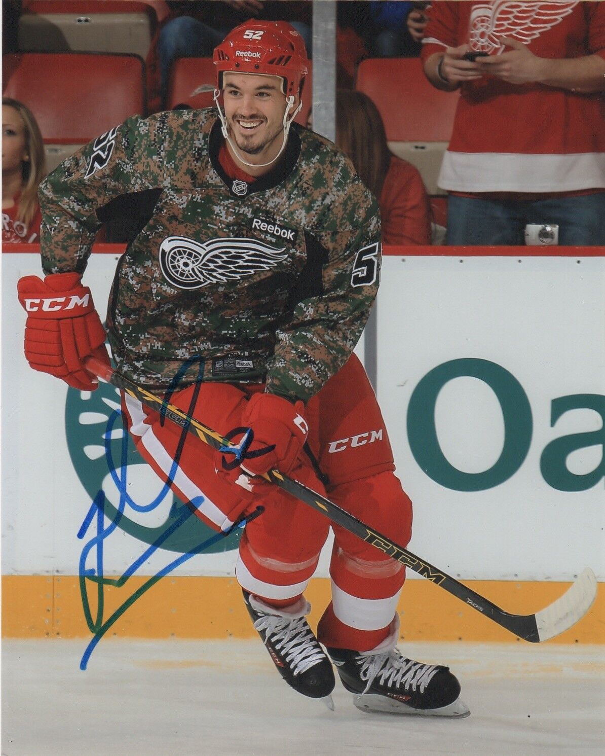 Detroit Red Wings Jonathan Ericsson Signed Autographed 8x10 Photo Poster painting COA #4