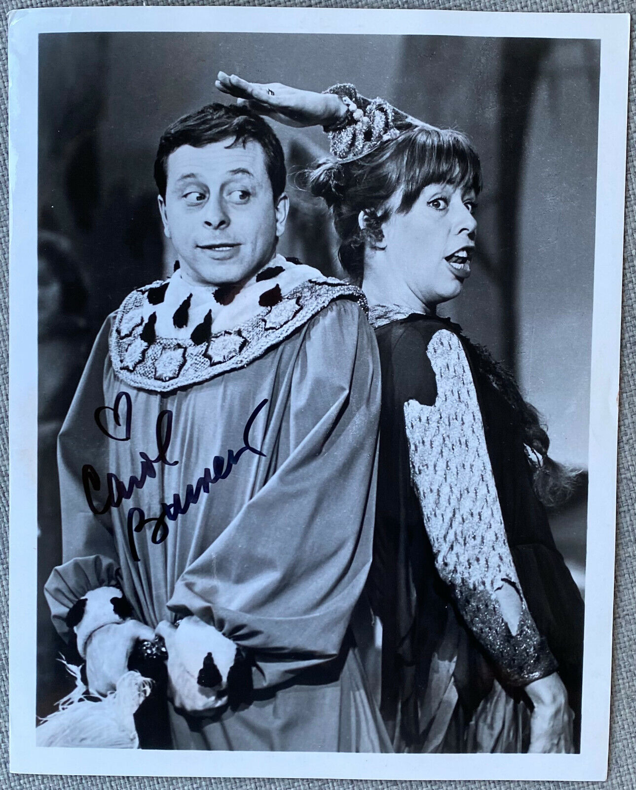 Carol Burnett Signed IP RARE B&W 7x9 Promo Press Photo Poster painting - Authentic