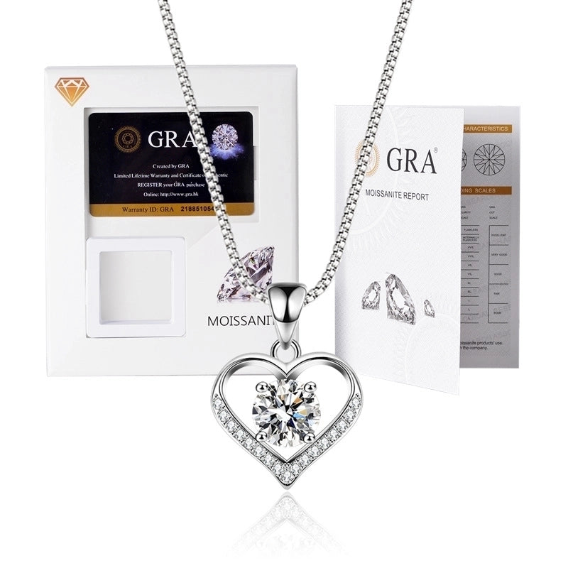 925 Sterling Silver Moissanite Plating Inlay Heart Shape Crown Pendant Necklace