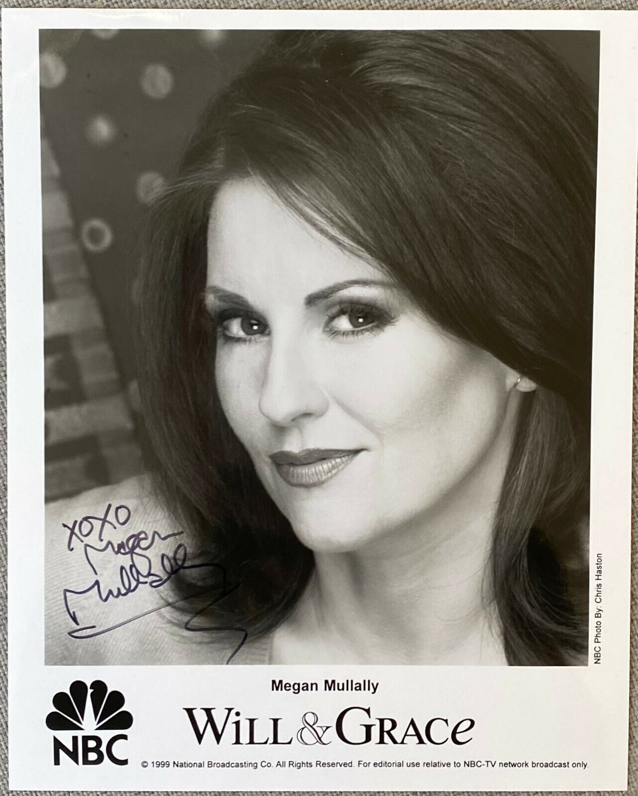 Will & Grace Megan Mullally Signed IP 8x10 B&W Promo Photo Poster painting - Authentic, RARE