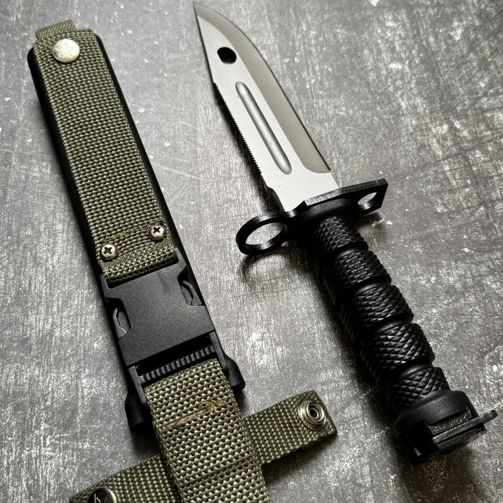 Multifunctional Outdoor Adventure Tactical Knife