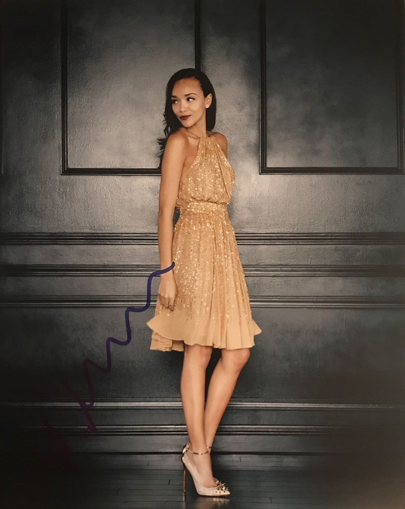 Ashley Madekwe Signed Autographed Revenge