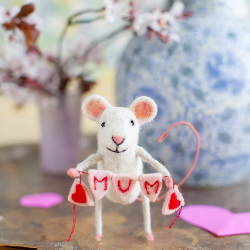 Wool Felt Animal – A Heartfelt Gift for Mom