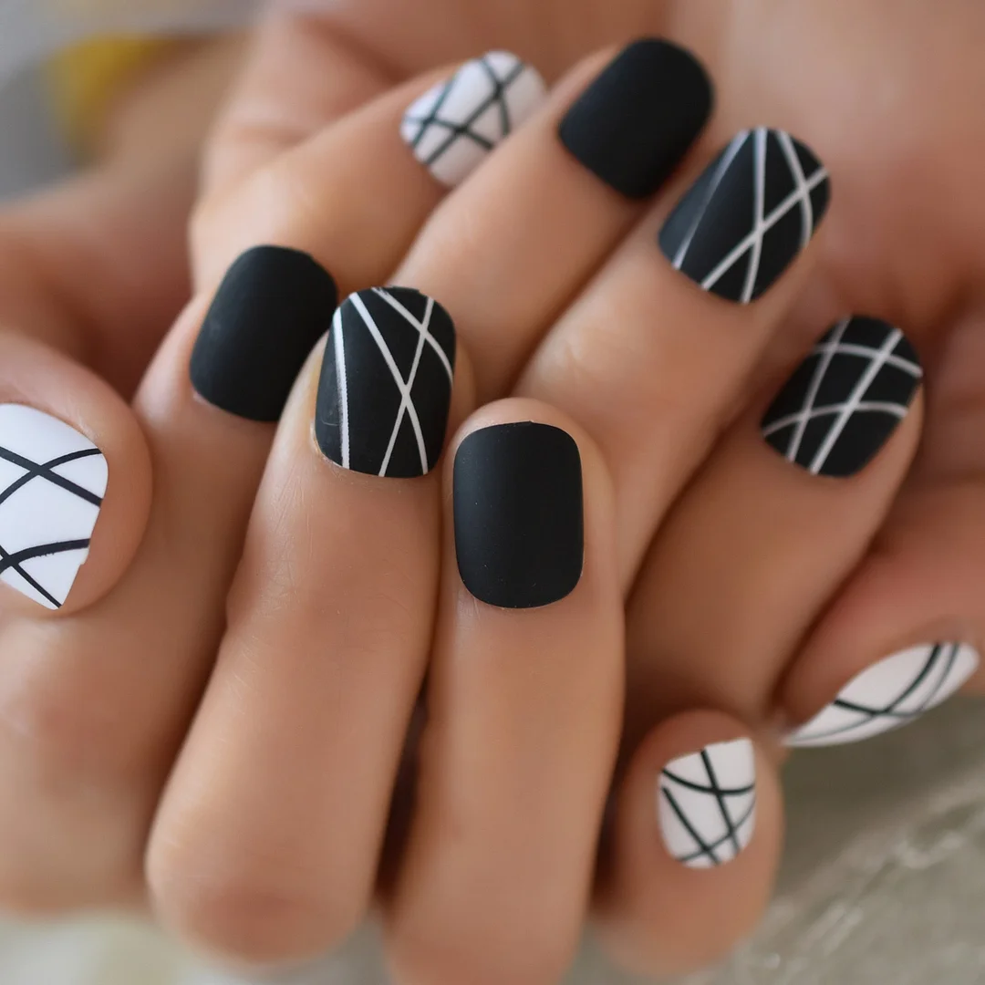 Round Fake Nails Full Cover Artificial Nails White Pink Press On Nails Khaki Short False Artificial Nail Art Tips Designer-Nail Inspo