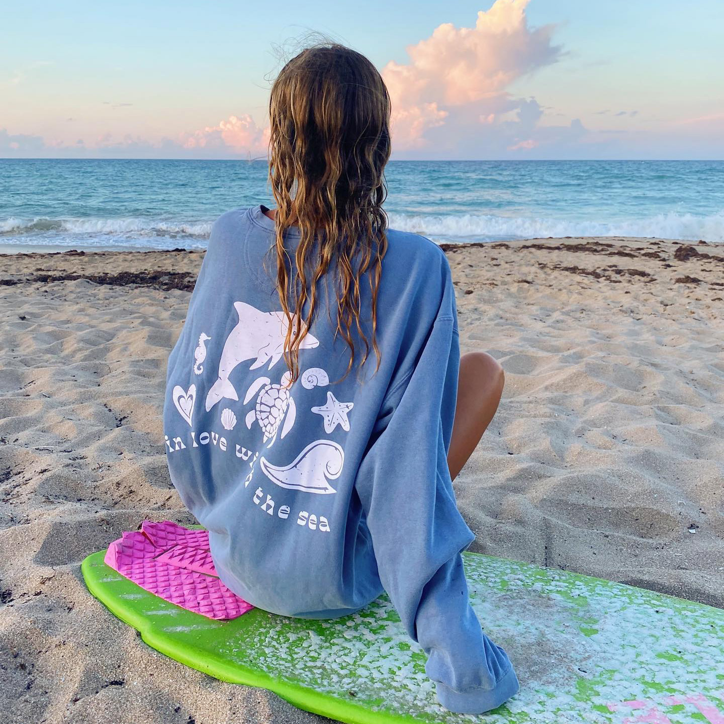 IN LOVE W/ THE SEA CREW Sweatshirts