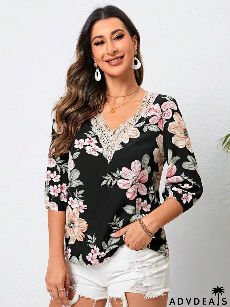 Floral Print Guipure Lace Insert Blouse