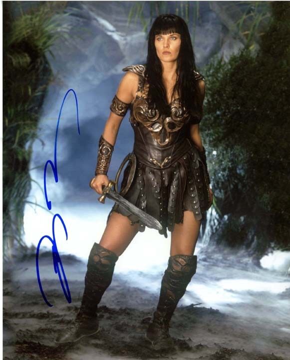 LUCY LAWLESS signed autographed 11x14 XENA: WARRIOR PRINCESS Photo Poster painting